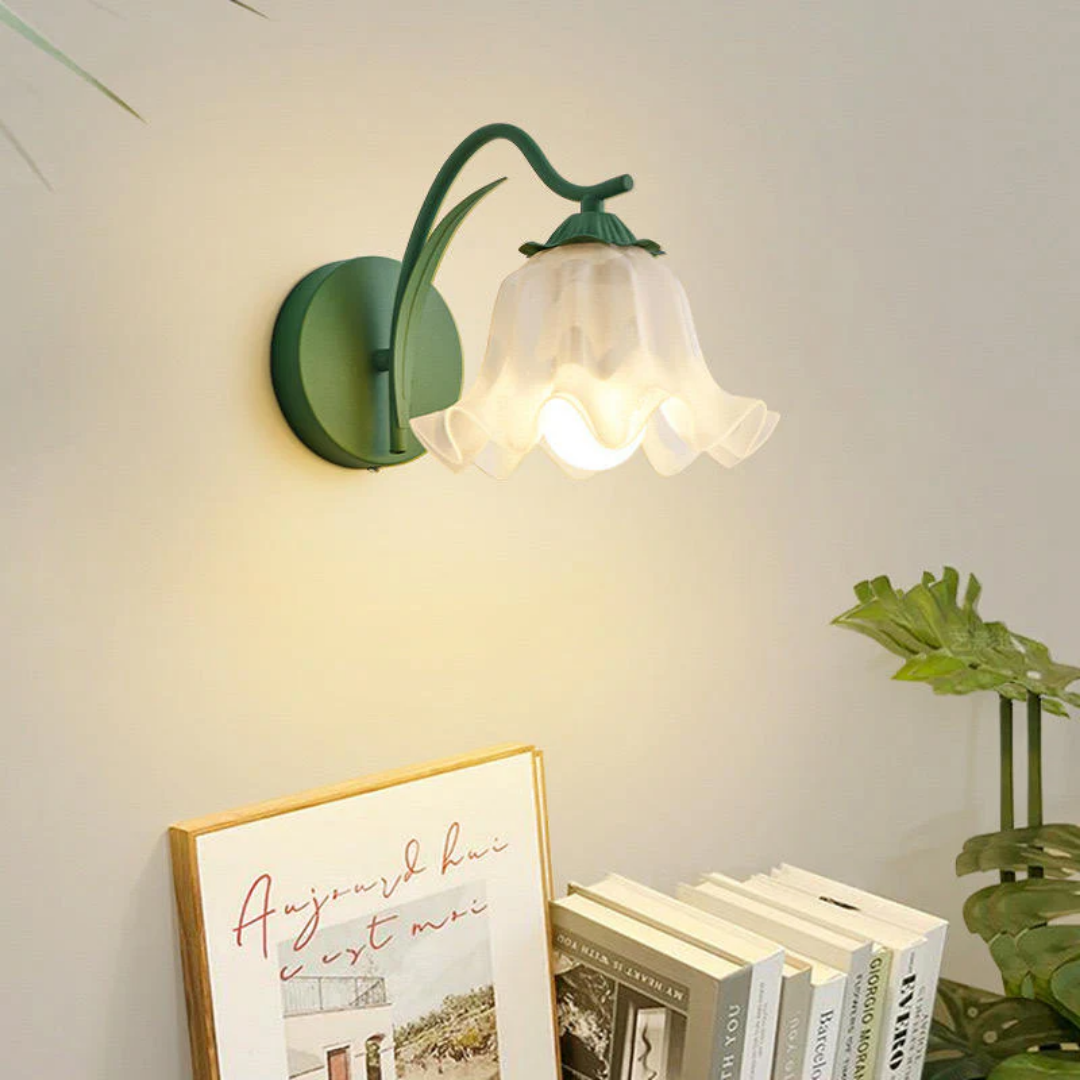 VeraLyon Outdoor Wall Lamp