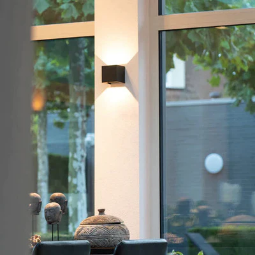SolaraEdge Wall Lamp
