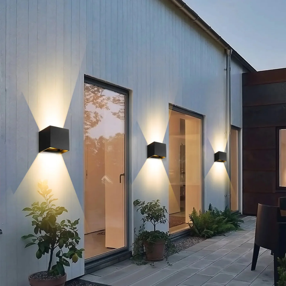 SolaraEdge Wall Lamp