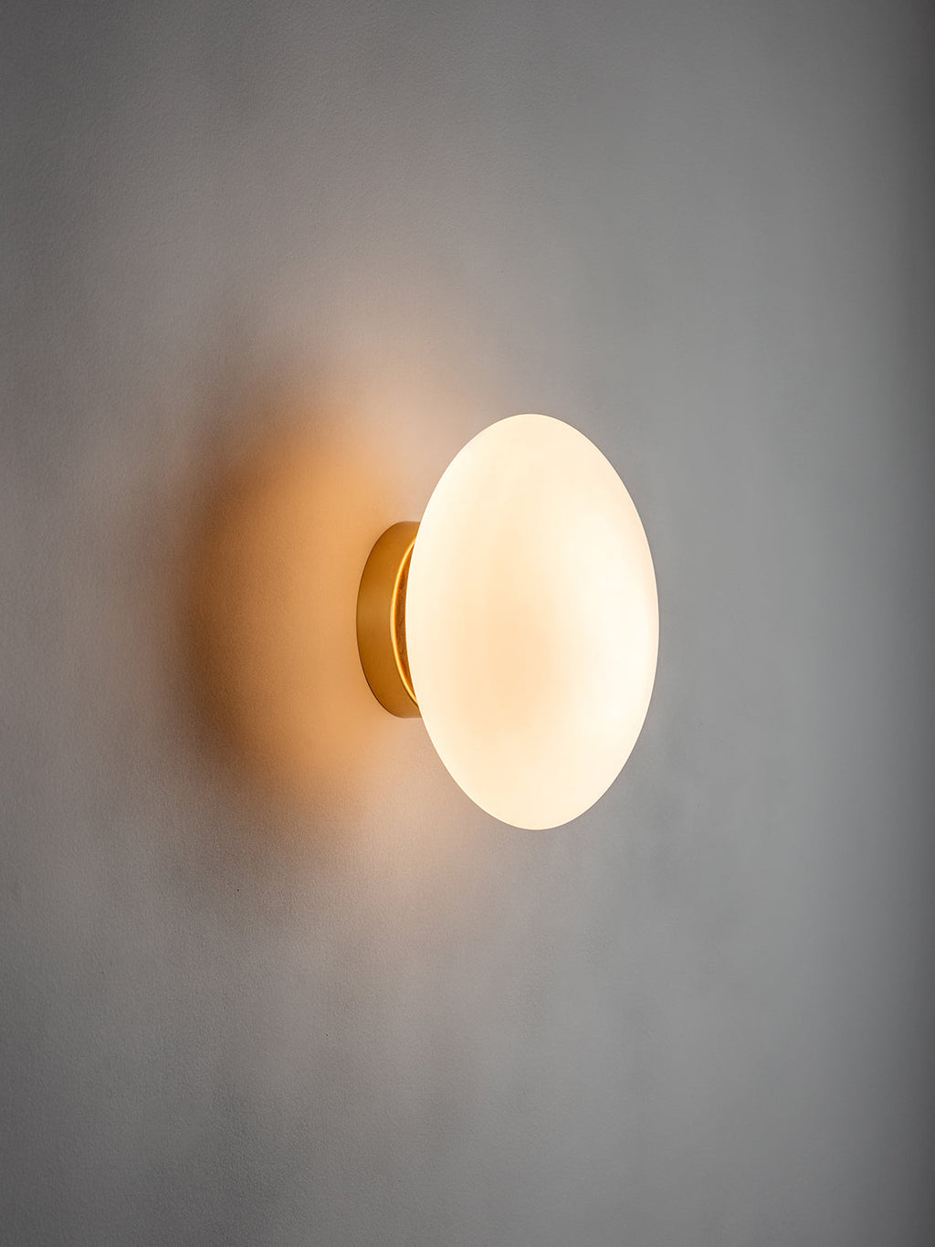 Imperial wall light
