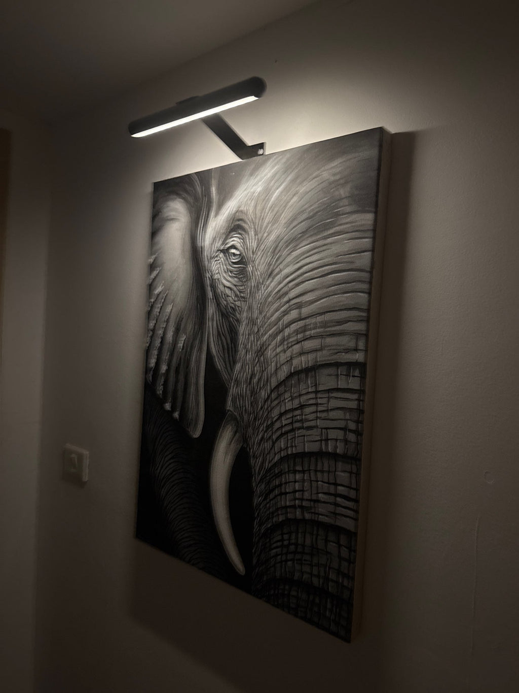 LumaFrame Wireless Wall Lamp