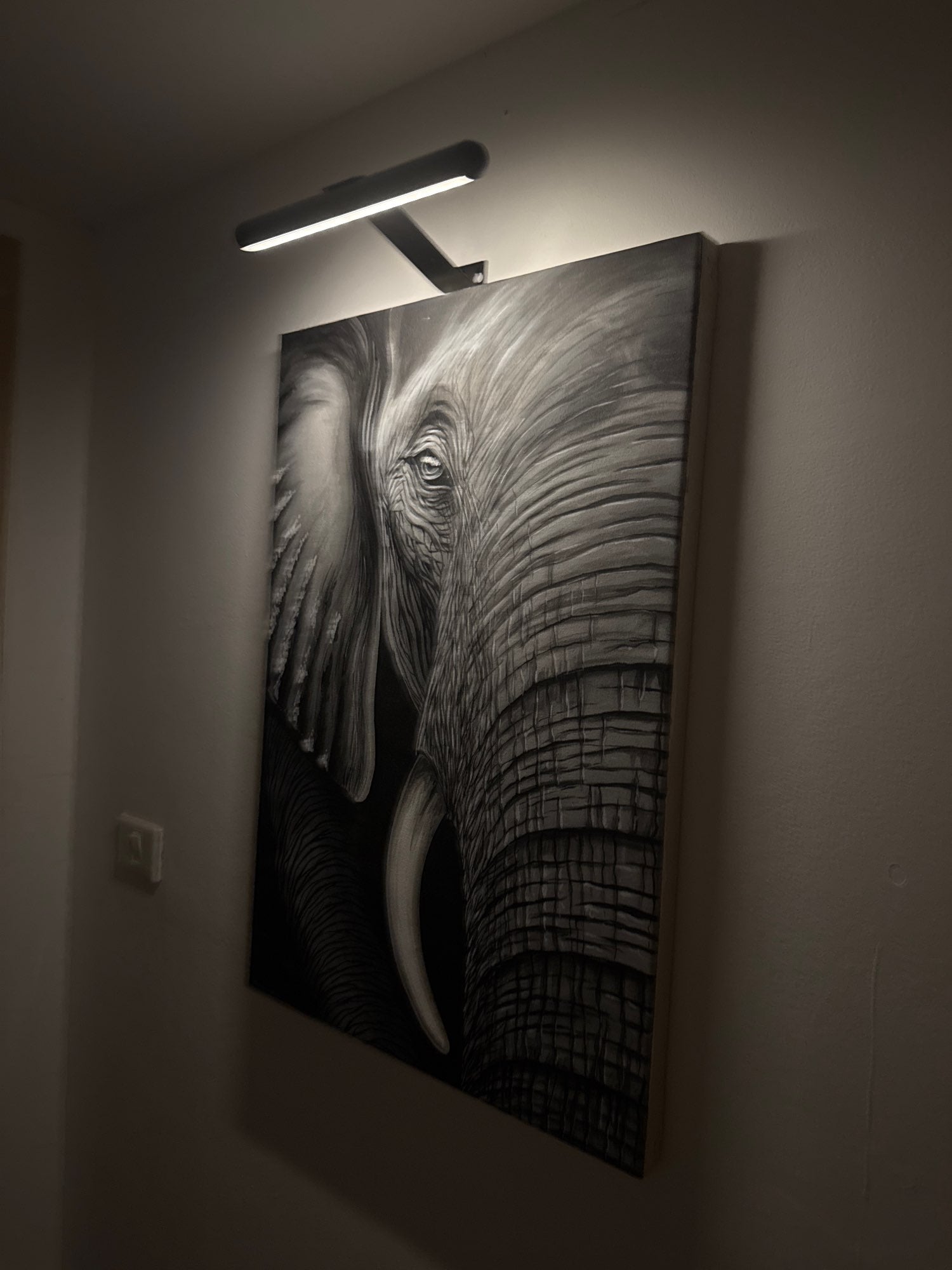 LumaFrame Wireless Wall Lamp