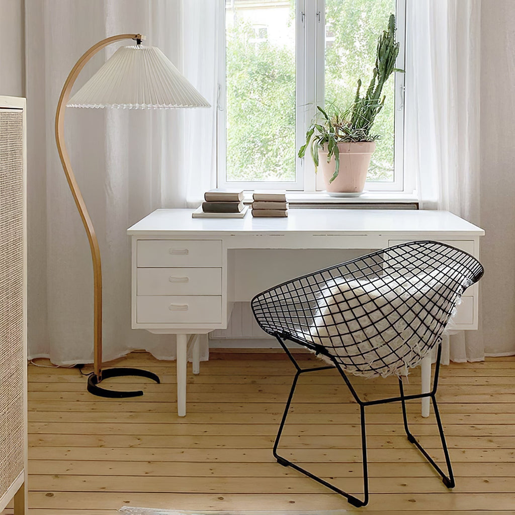 LumaArc Floor Lamp