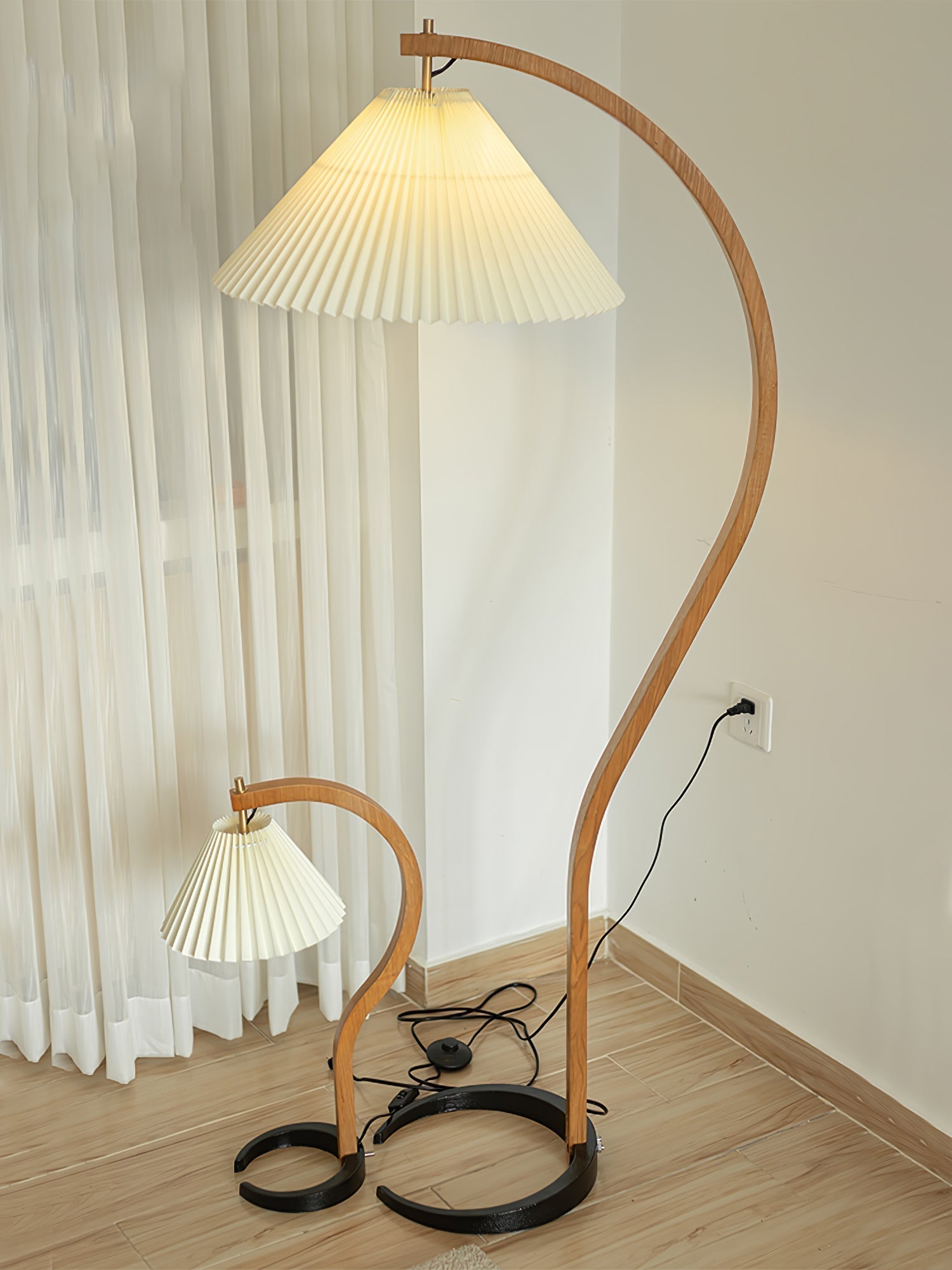 LumaArc Floor Lamp