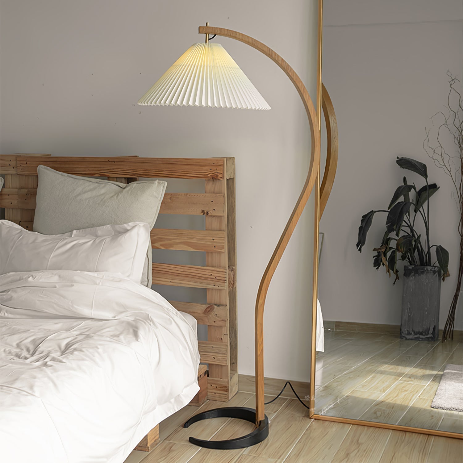 LumaArc Floor Lamp