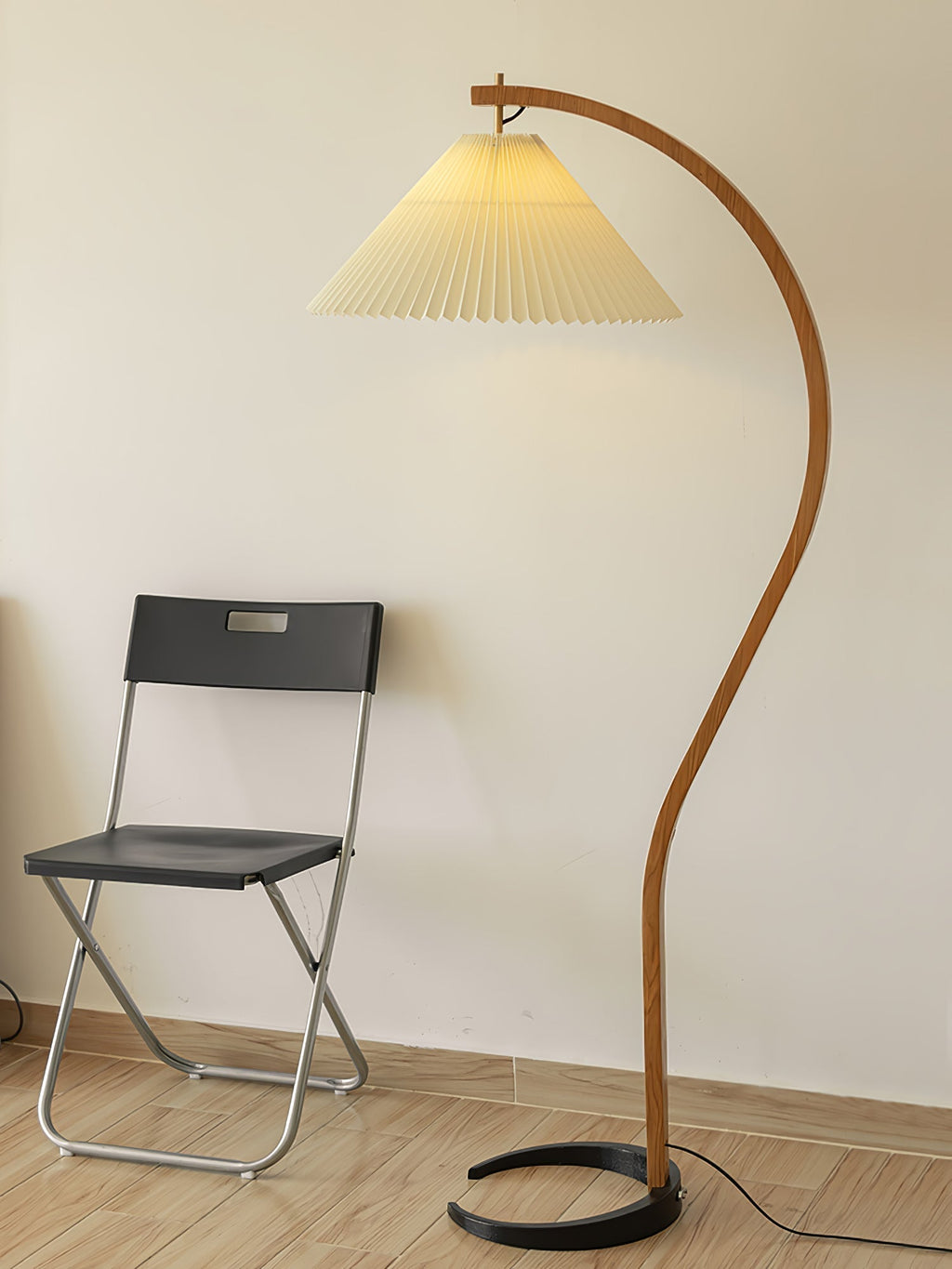 LumaArc Floor Lamp