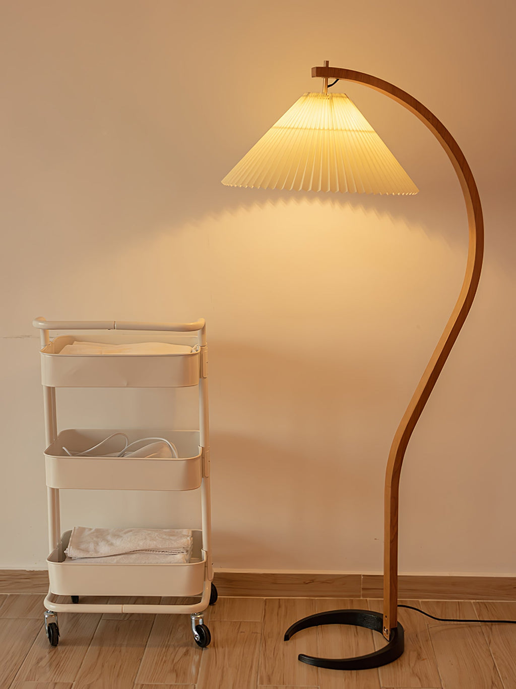 LumaArc Floor Lamp