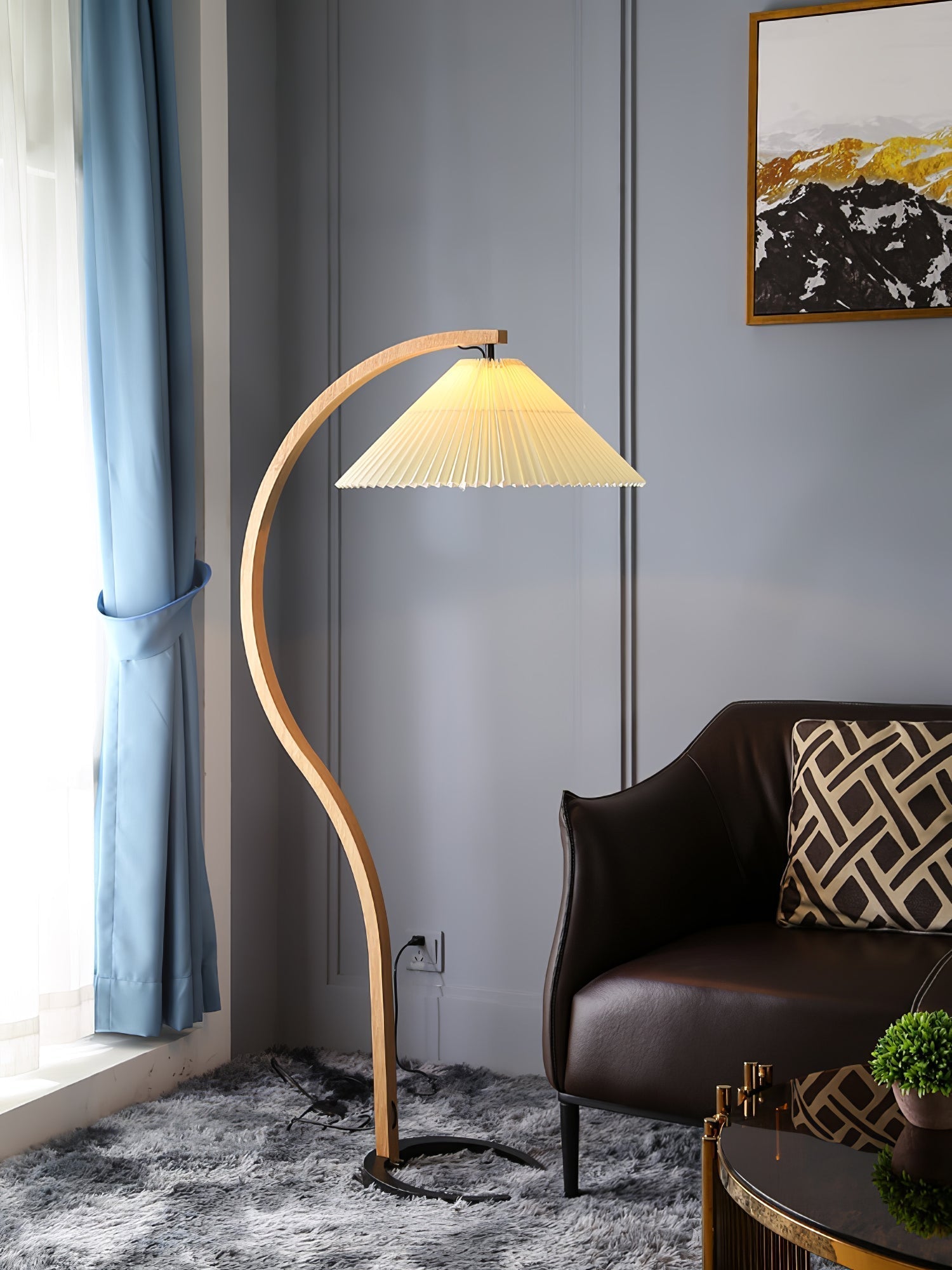 LumaArc Floor Lamp