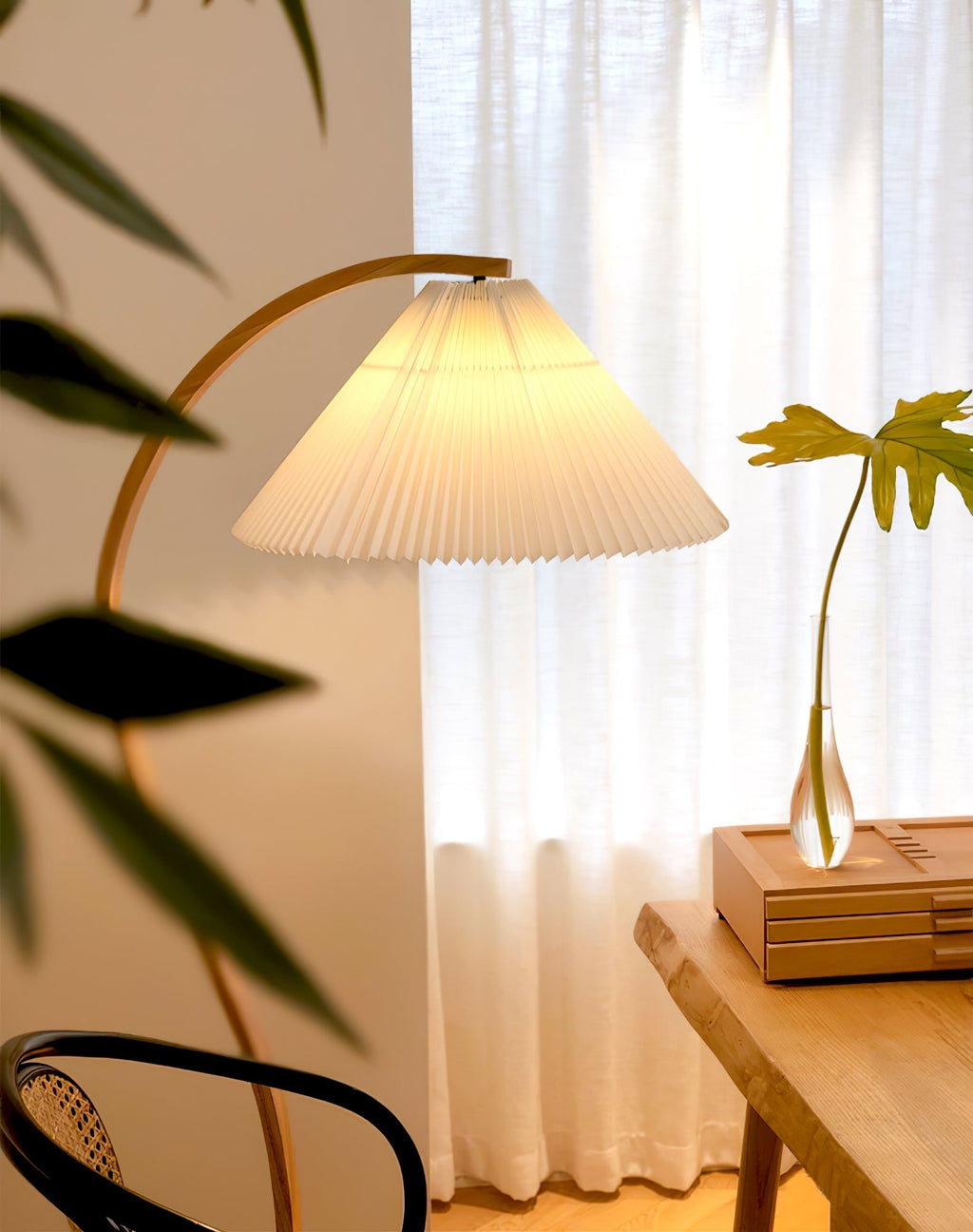 LumaArc Floor Lamp
