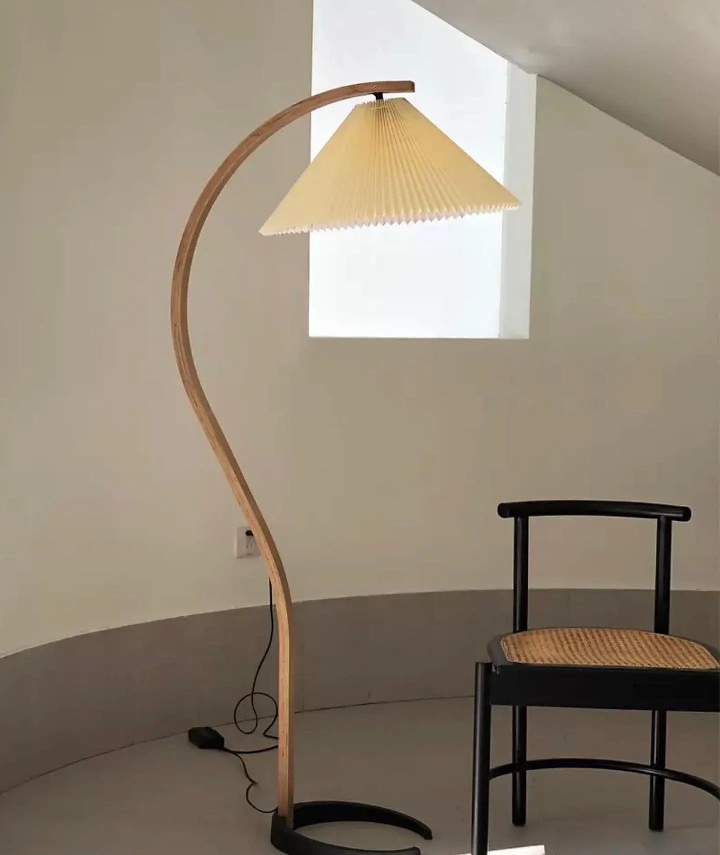 LumaArc Floor Lamp