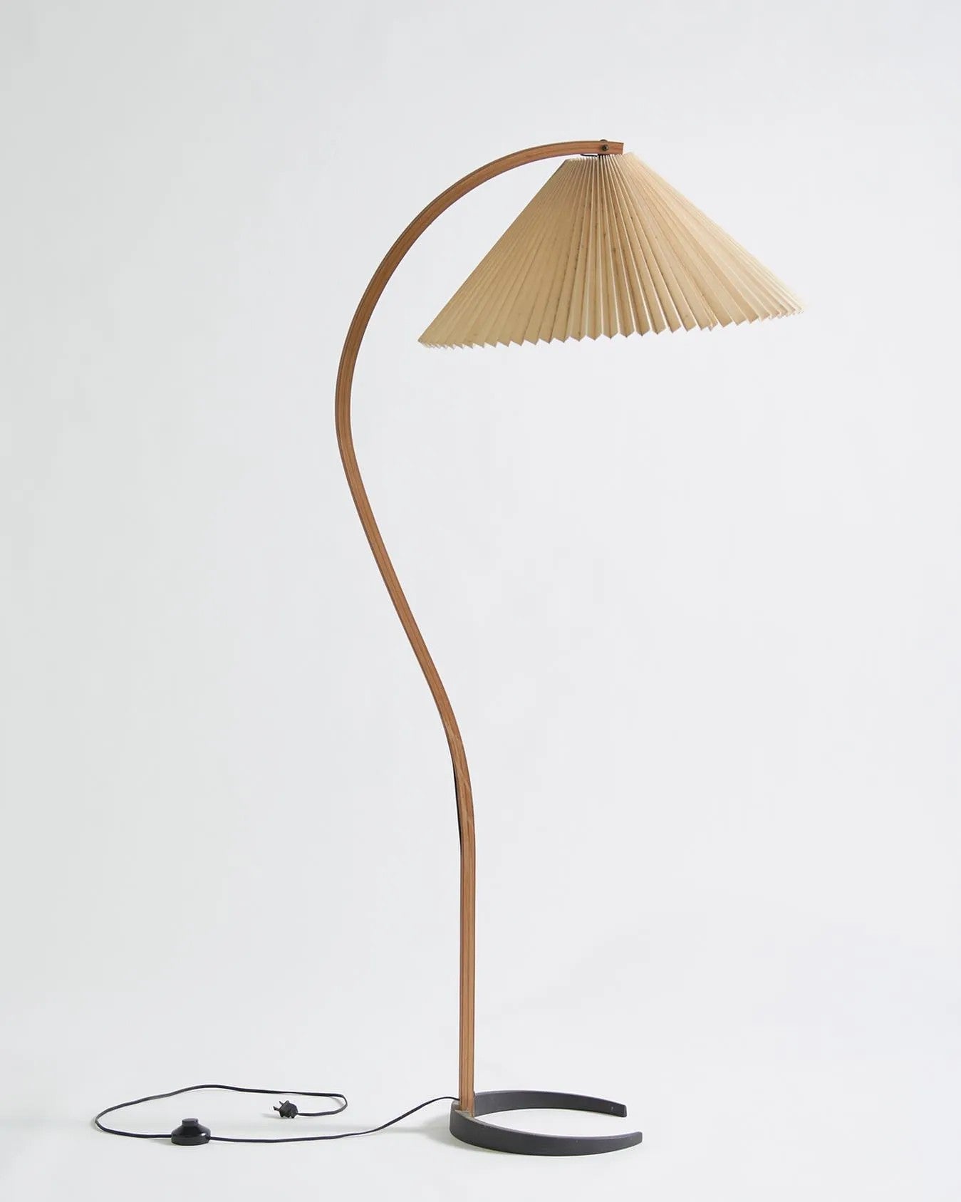 LumaArc Floor Lamp
