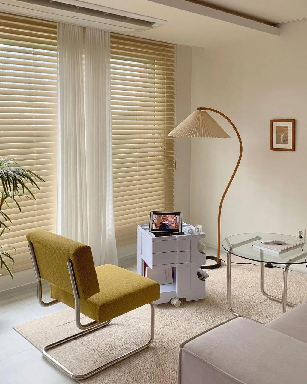 LumaArc Floor Lamp
