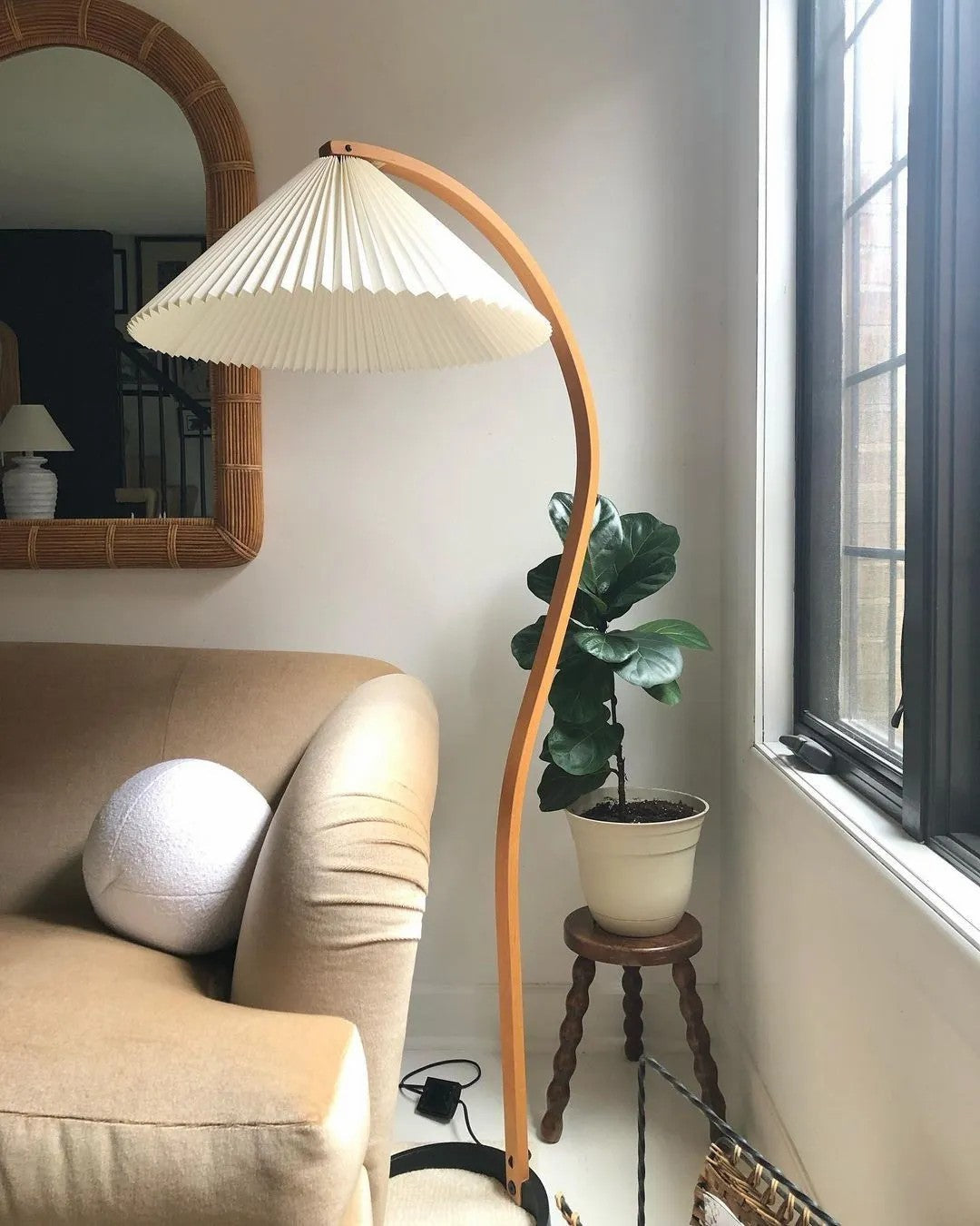 LumaArc Floor Lamp