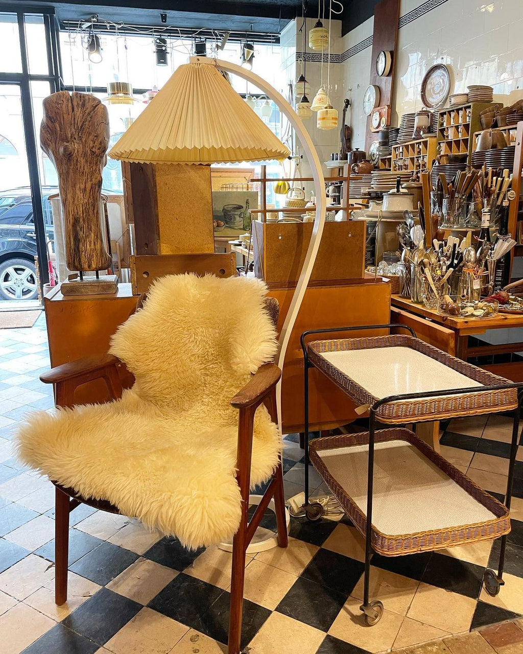 LumaArc Floor Lamp