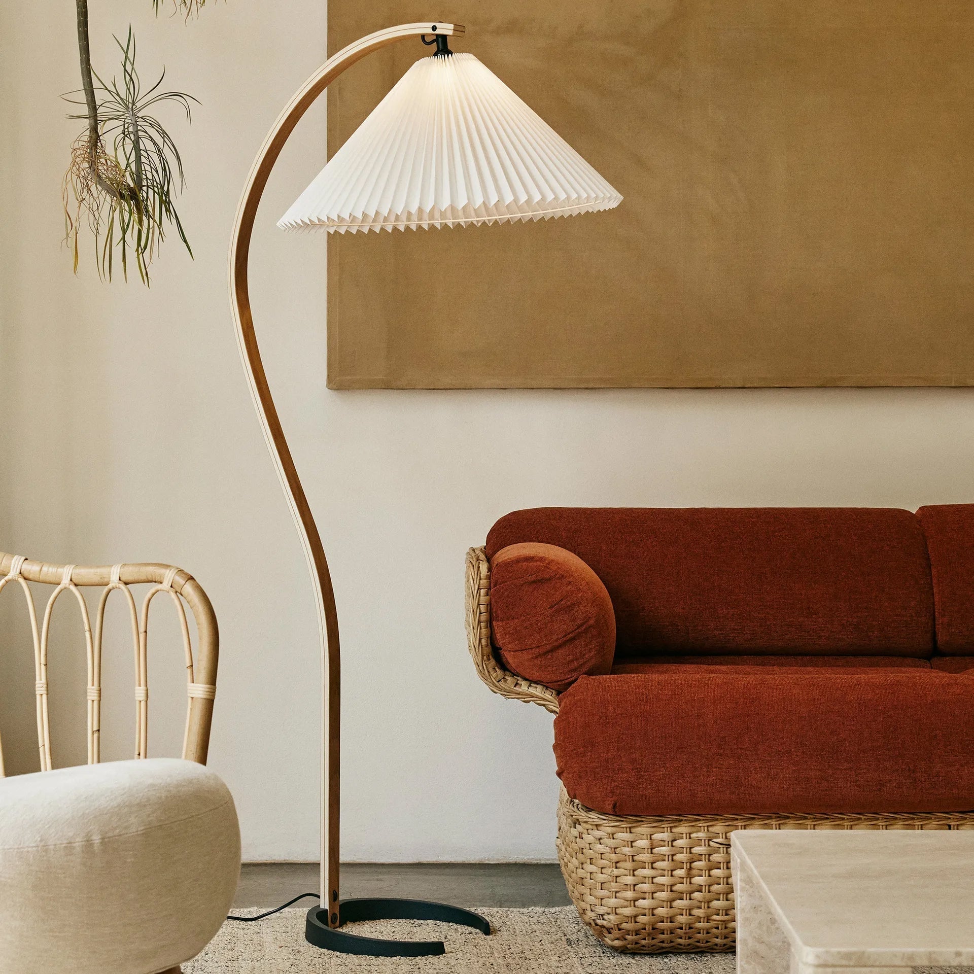 LumaArc Floor Lamp