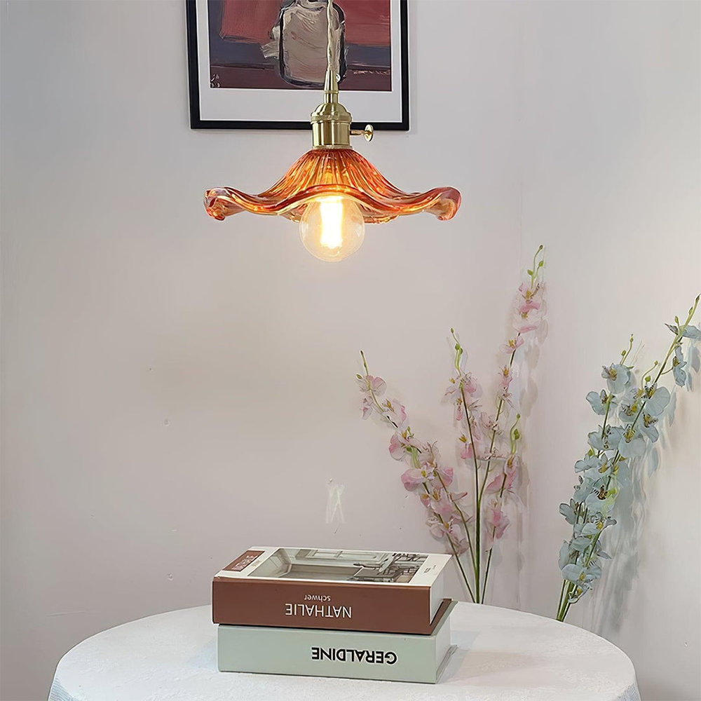 LumaPetal Table Lamp