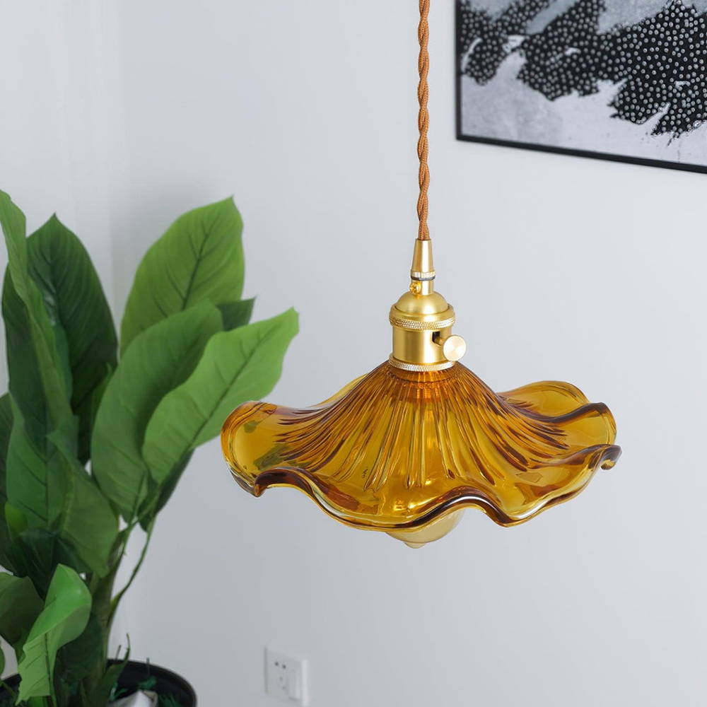 LumaPetal Table Lamp