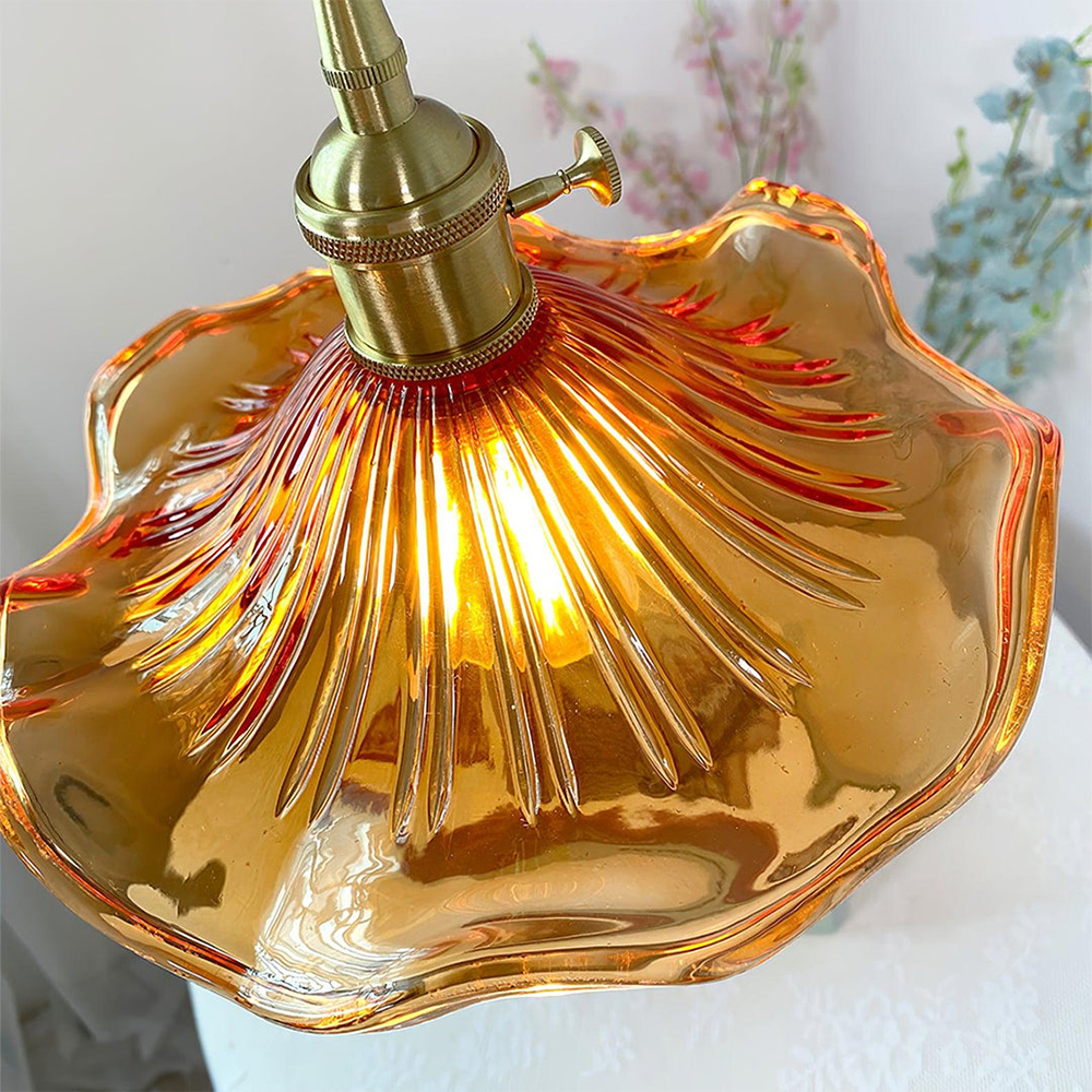 LumaPetal Table Lamp