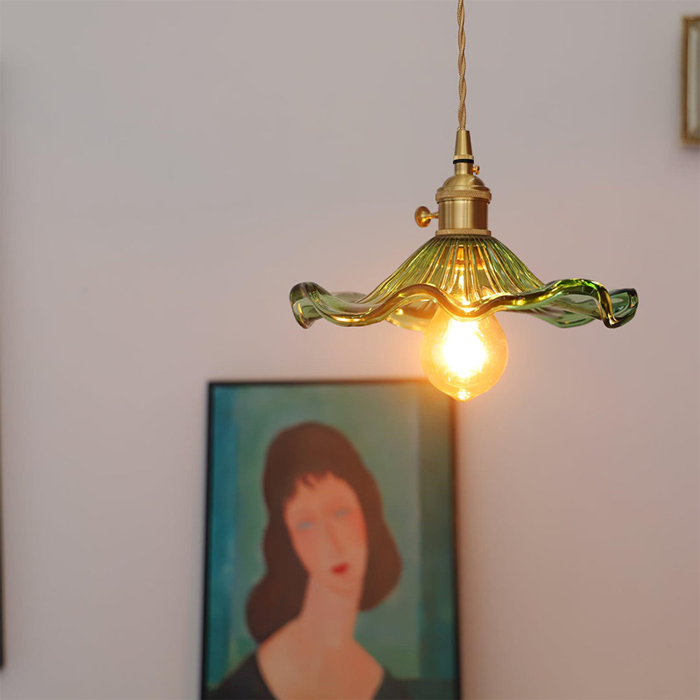 LumaPetal Table Lamp