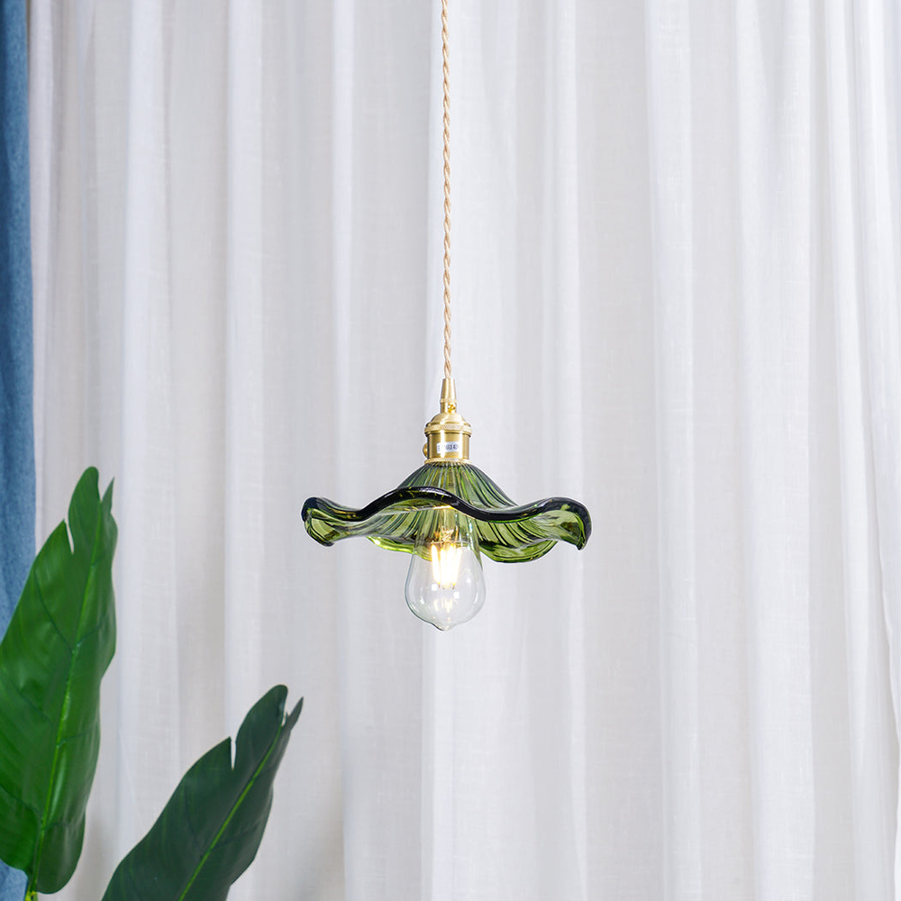 LumaPetal Table Lamp