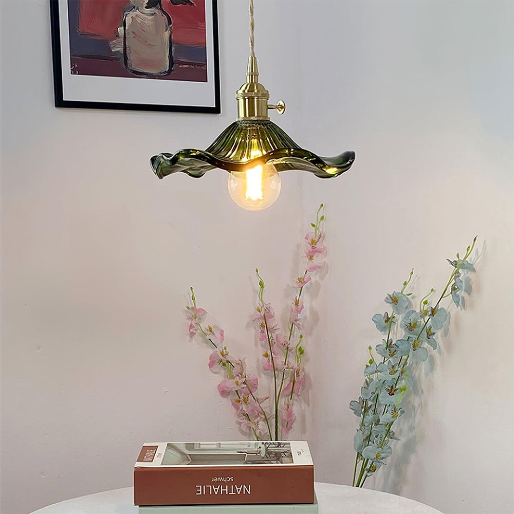 LumaPetal Table Lamp
