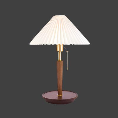 SolaraRetro Table Lamp