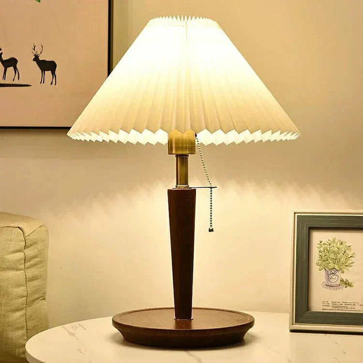 SolaraRetro Table Lamp