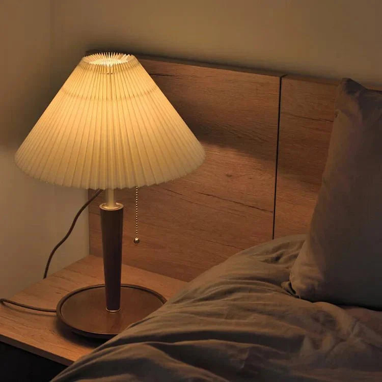 SolaraRetro Table Lamp